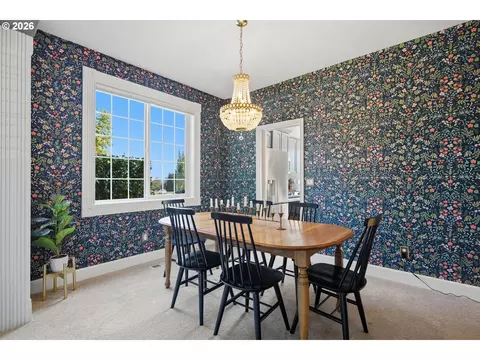 Dining - 2440 NW 25th Ave, Camas, WA 98607 photo 2 of 4