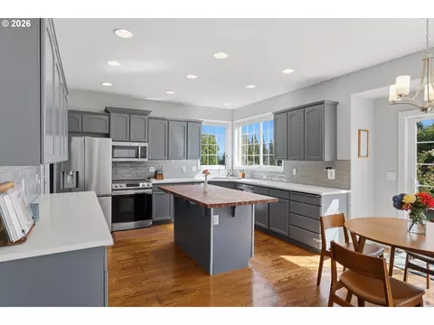 Kitchen - 2440 NW 25th Ave, Camas, WA 98607 photo 6 of 7