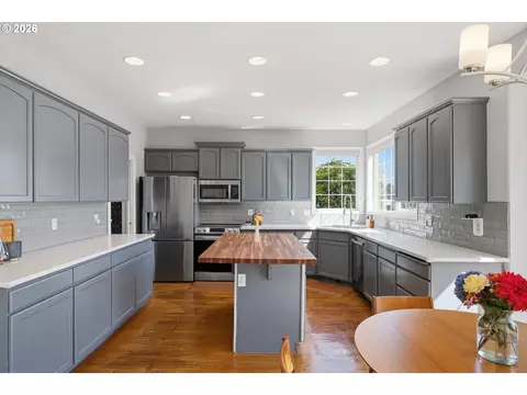 Kitchen - 2440 NW 25th Ave, Camas, WA 98607 photo 4 of 7