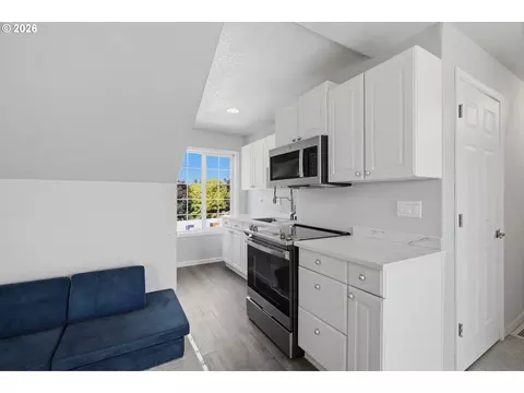 Kitchen - 2440 NW 25th Ave, Camas, WA 98607 photo 7 of 7
