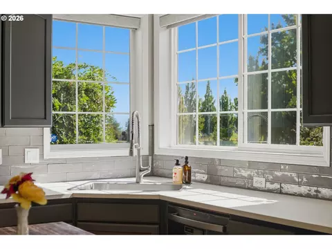 Kitchen - 2440 NW 25th Ave, Camas, WA 98607 photo 2 of 7