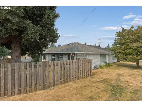Exterior - 22222 SE Ash St, Gresham, OR 97030 photo 8 of 8
