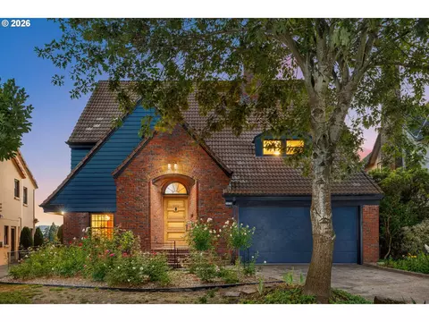 3852 NE Alameda St, Portland, OR 97212