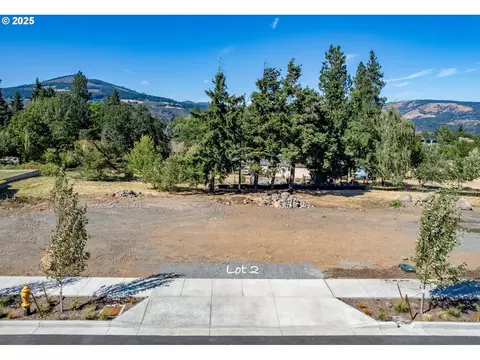 3940 Carr Dr #LOT 2, Hood River, OR 97031
