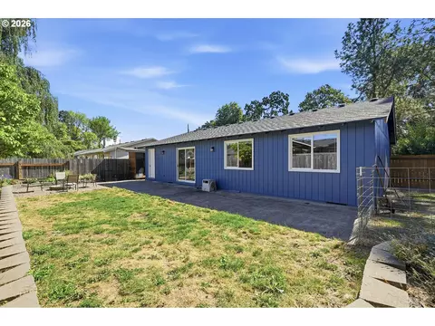 Exterior - 792 SE Cedar St, Dundee, OR 97115 photo 6 of 10