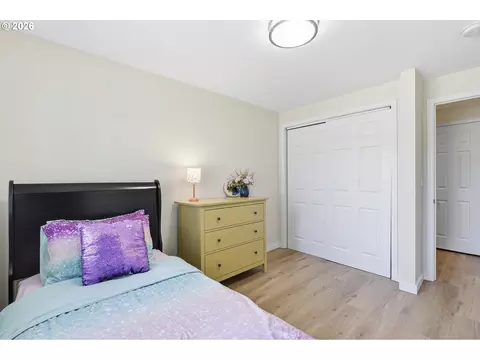 Bedroom - 792 SE Cedar St, Dundee, OR 97115 photo 5 of 7