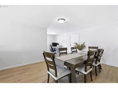 Dining - 792 SE Cedar St, Dundee, OR 97115 photo 1 of 3