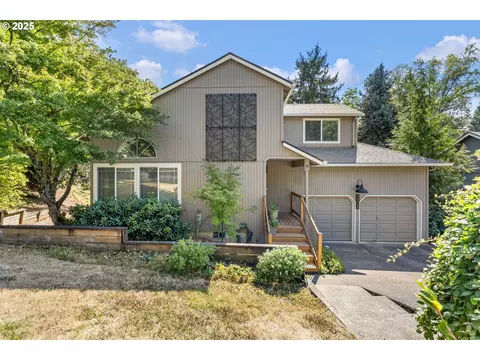 5828 SW Huddleson St, Portland, OR 97219
