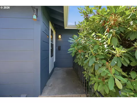 2122 NW 14th St, Gresham, OR 97030 photo 4
