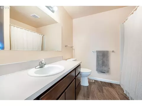 Bath - 4484 SE 24th St, Gresham, OR 97080 photo 1 of 2