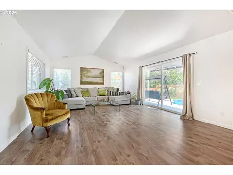 Living - 4484 SE 24th St, Gresham, OR 97080 photo 1 of 1