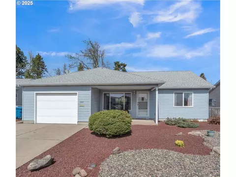 1327 Mulberry Dr, Woodburn, OR 97071