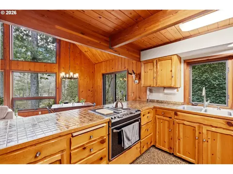 Kitchen - 57206 E Marmot Rd, Sandy, OR 97055 photo 2 of 3