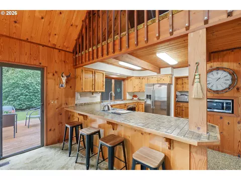 Kitchen - 57206 E Marmot Rd, Sandy, OR 97055 photo 1 of 3