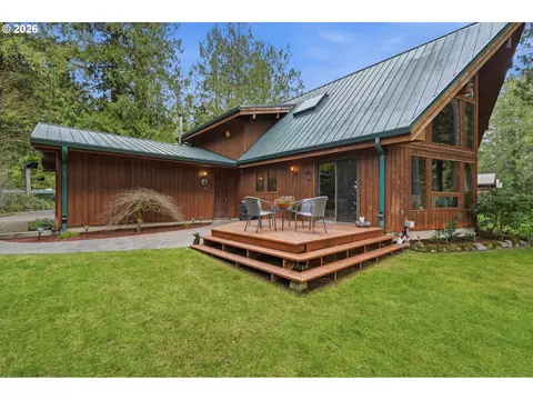 Exterior - 57206 E Marmot Rd, Sandy, OR 97055 photo 9 of 16