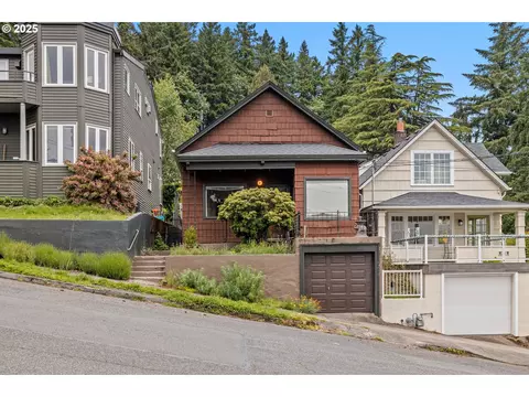 225 SW Bancroft St, Portland, OR 97239