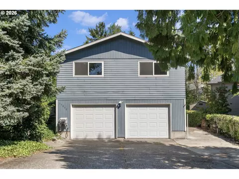 17090 SE Pine Cone Ln, Milwaukie, OR 97267