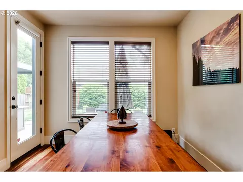 Dining - 2251 Comstock Ave, Eugene, OR 97408 photo 2 of 2