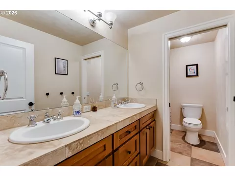 Bath - 2251 Comstock Ave, Eugene, OR 97408 photo 6 of 6