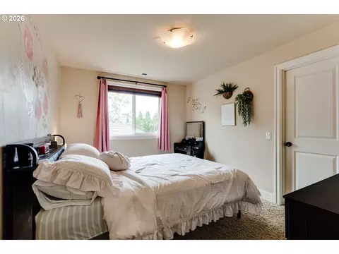 Bedroom - 2251 Comstock Ave, Eugene, OR 97408 photo 6 of 6