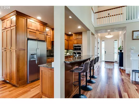 Kitchen - 2251 Comstock Ave, Eugene, OR 97408 photo 3 of 6