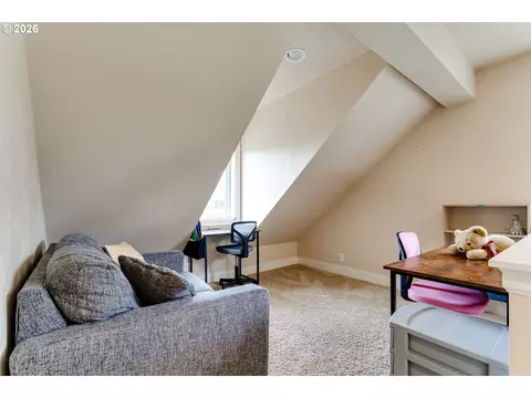 Other - 2251 Comstock Ave, Eugene, OR 97408 photo 7 of 12