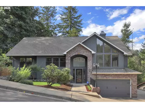 1184 S 69th St, Springfield, OR 97478
