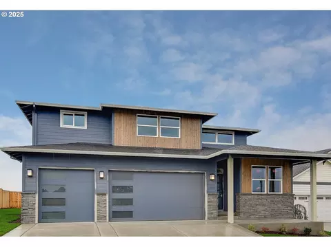 2034 E Otter Loop, La Center, WA 98629