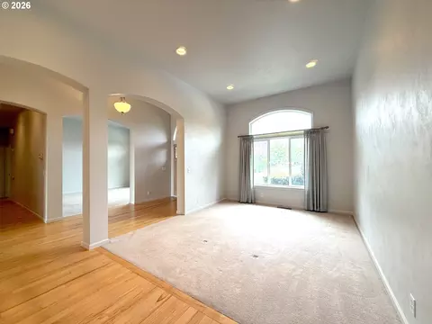 Living - 2602 Cumberland Dr, Eugene, OR 97408 photo 3 of 10