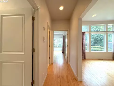 Entry Way - 2602 Cumberland Dr, Eugene, OR 97408 photo 5 of 5
