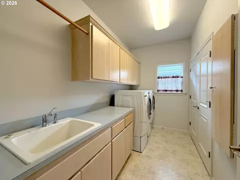 Other - 2602 Cumberland Dr, Eugene, OR 97408 photo 9 of 12