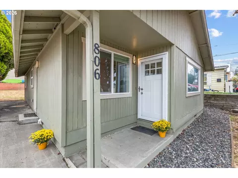 Exterior - 806 SW 15th St, Pendleton, OR 97801 photo 2 of 9