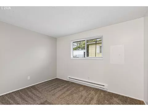 Bedroom - 806 SW 15th St, Pendleton, OR 97801 photo 6 of 7