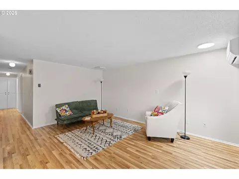 Living - 806 SW 15th St, Pendleton, OR 97801 photo 3 of 3
