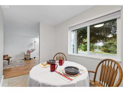 Dining - 806 SW 15th St, Pendleton, OR 97801 photo 1 of 4