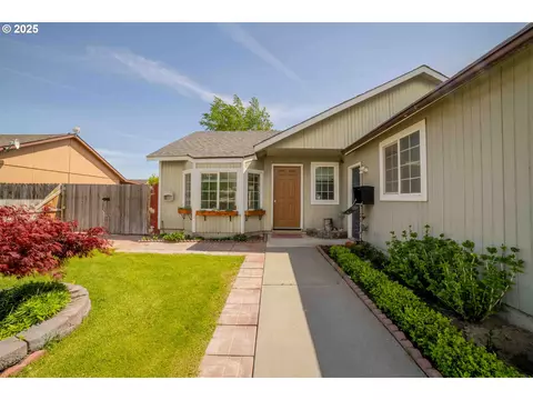 523 Juniper Dr, Boardman, OR 97818