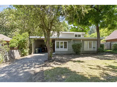 1539 Walnut St, Eugene, OR 97401