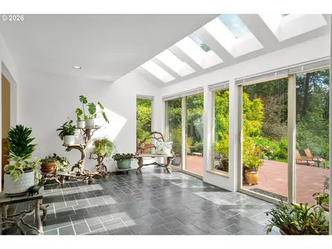 31338 Fox Hollow Rd, Eugene, OR 97405 photo 9