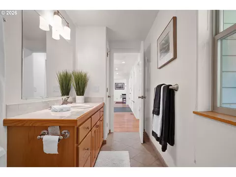 31338 Fox Hollow Rd, Eugene, OR 97405 photo 25