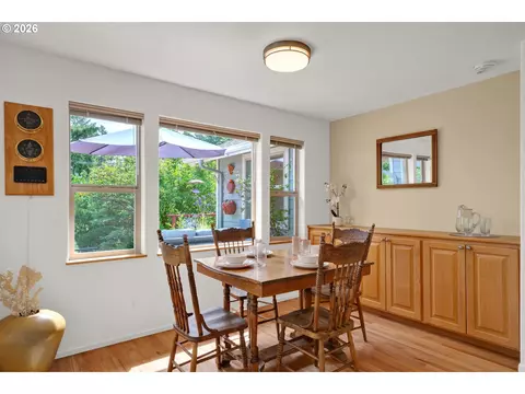 31338 Fox Hollow Rd, Eugene, OR 97405 photo 11