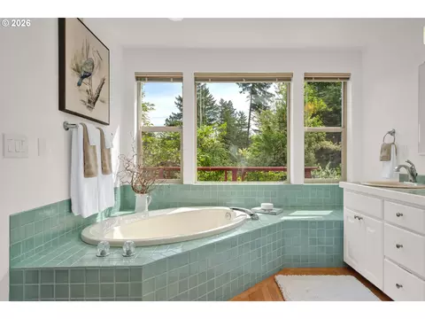 31338 Fox Hollow Rd, Eugene, OR 97405 photo 16