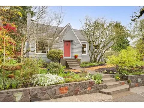 734 SE 69th Ave, Portland, OR 97215