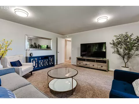 Living - 3721 Pine Canyon Dr, Eugene, OR 97405 photo 8 of 8