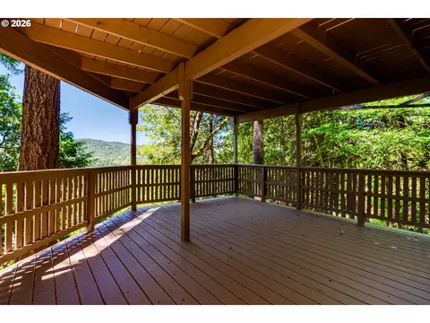 Exterior - 3721 Pine Canyon Dr, Eugene, OR 97405 photo 5 of 7