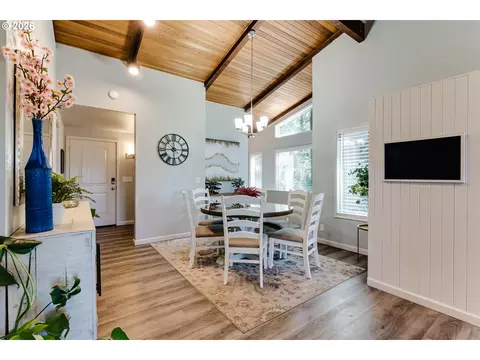 Dining - 3721 Pine Canyon Dr, Eugene, OR 97405 photo 1 of 4
