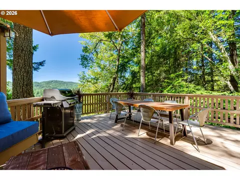 Exterior - 3721 Pine Canyon Dr, Eugene, OR 97405 photo 6 of 7