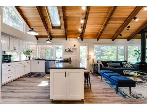 Kitchen - 3721 Pine Canyon Dr, Eugene, OR 97405 photo 1 of 7