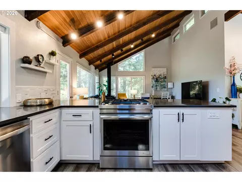 Kitchen - 3721 Pine Canyon Dr, Eugene, OR 97405 photo 7 of 7