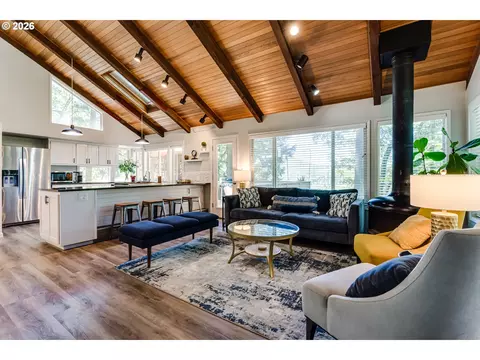 Living - 3721 Pine Canyon Dr, Eugene, OR 97405 photo 1 of 8