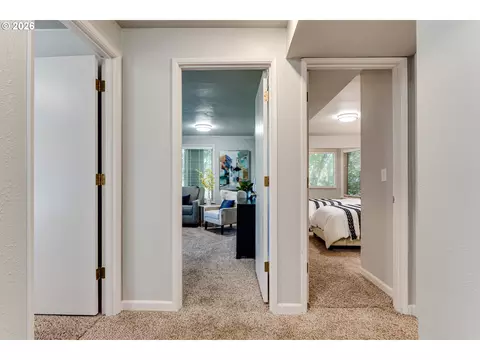 Entry Way - 3721 Pine Canyon Dr, Eugene, OR 97405 photo 2 of 2